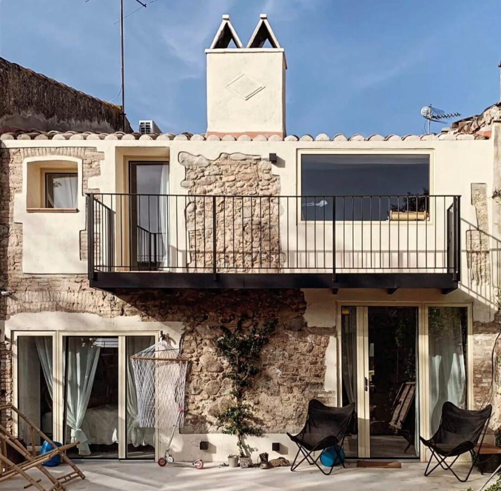 Baranda balcón vivienda de hierro