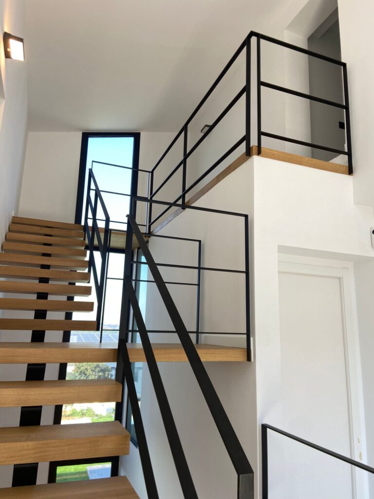Baranda hierro interior vivienda